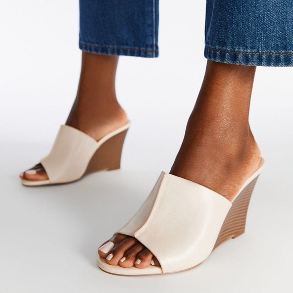 JustFab Shoes - NWT JustFab Elegant Cream Wedge Sandals